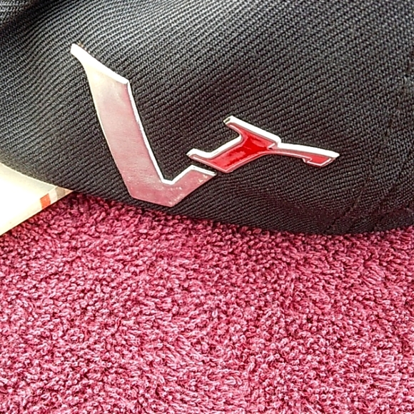 Nike Tiger Woods Collection Ball Cap. Autographed by Darius Rucker. - Picture 5 of 9